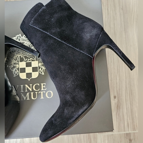 VINCE CAMUTO Black Heeled Boots – Size 7M – With Original Box 🖤👢 - Picture 6 of 9